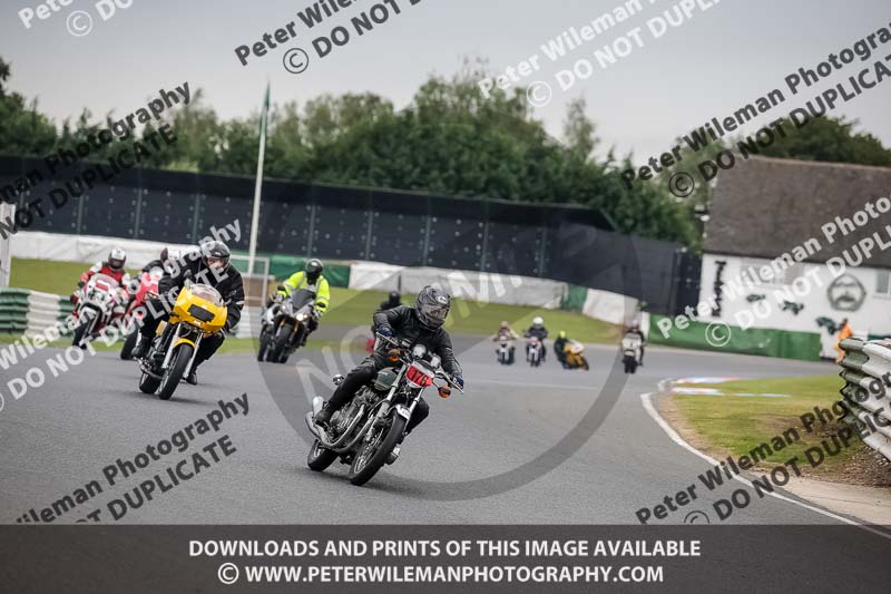 Vintage motorcycle club;eventdigitalimages;mallory park;mallory park trackday photographs;no limits trackdays;peter wileman photography;trackday digital images;trackday photos;vmcc festival 1000 bikes photographs